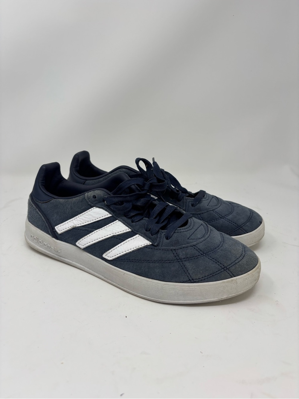 Adidas Men’s Sobakov Navy Suede Sneakers with White Stripes size 8.5